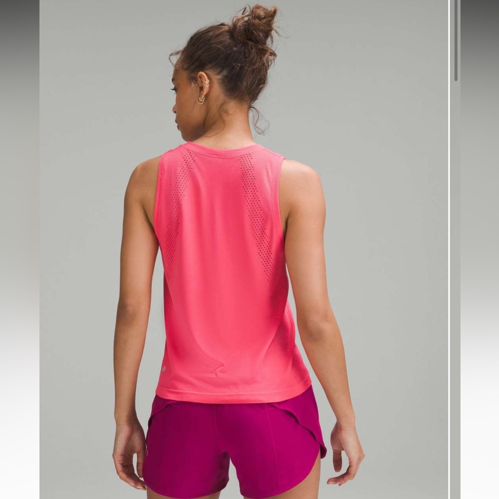 Lululemon Train to Be Tank Top
Lip Gloss / Lip Gloss - Picture 4 of 14